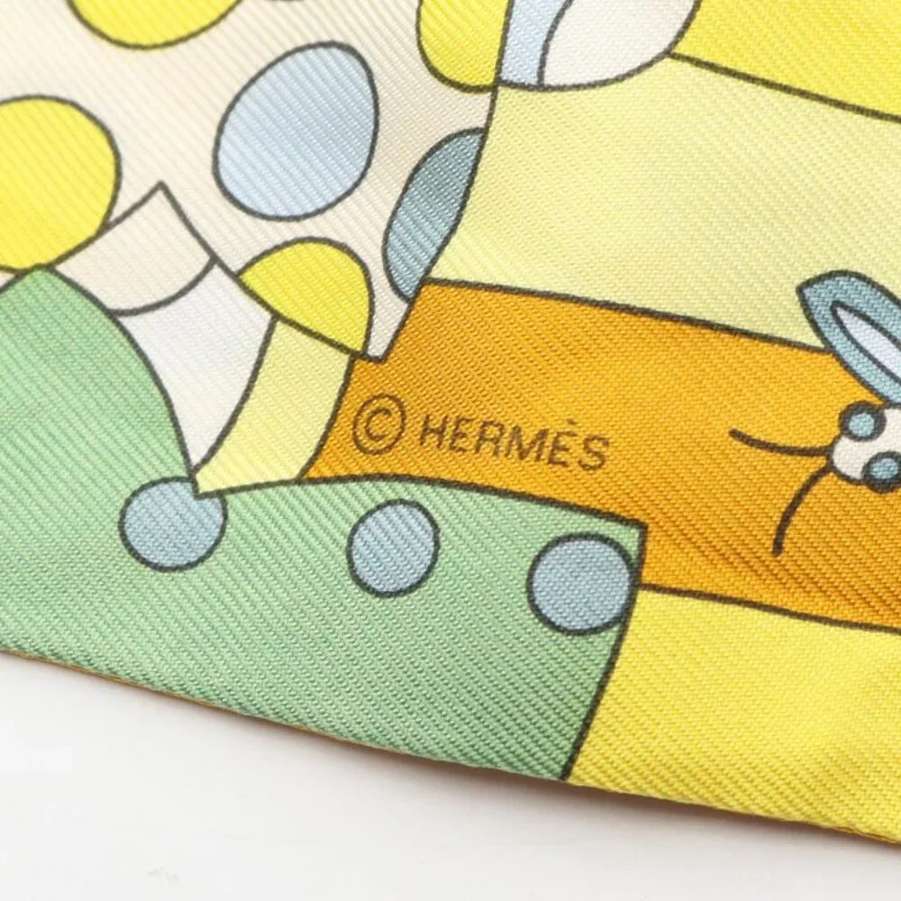 ★SOLD★ Hermes Scarf Twill les Murmures de la Foret Yellow Silk Yellow Multicolor - Picture 4 of 7
